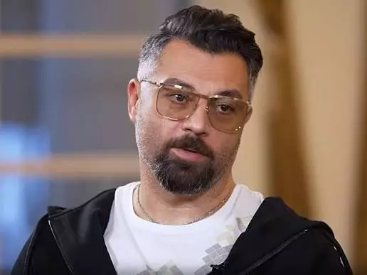 «Ваше беспокойство о моем достоинстве мне льстит»: Чумаков прокомментировал провокационное видео