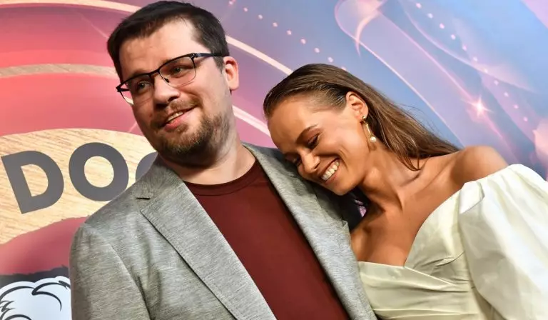 Гарик Харламов снова стал папой: 33-летняя Екатерина Ковальчук впервые показала малышку