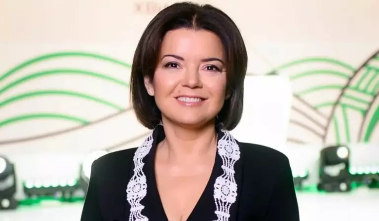 «Сначала стали парой перед государством, а теперь — перед Богом». 50-летняя Падалко обвенчалась с супругом после более 20 лет брака